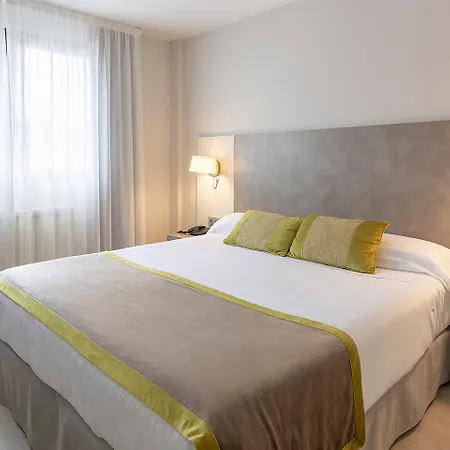 & Real Hotel